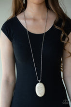 Load image into Gallery viewer, Stone Stampede Necklace White/Crackle